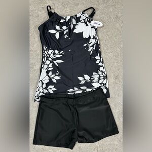 New with Tag Doris Black White Floral Tankini and Short Swimsuit size Small
